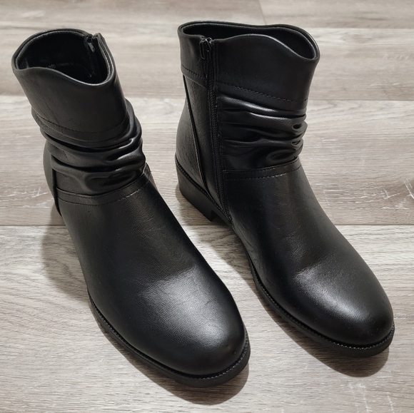 Cliffs by White Mountain Women's Black Ankle Boots (Sz 7.5) - Picture 1 of 11